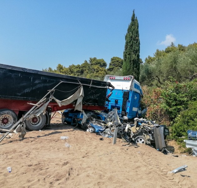 Τροχαίο στη Μεσσηνία: «Λύγισαν» ακόμα και οι διασώστες - Αποκάλυψη για τον οδηγό της νταλίκας