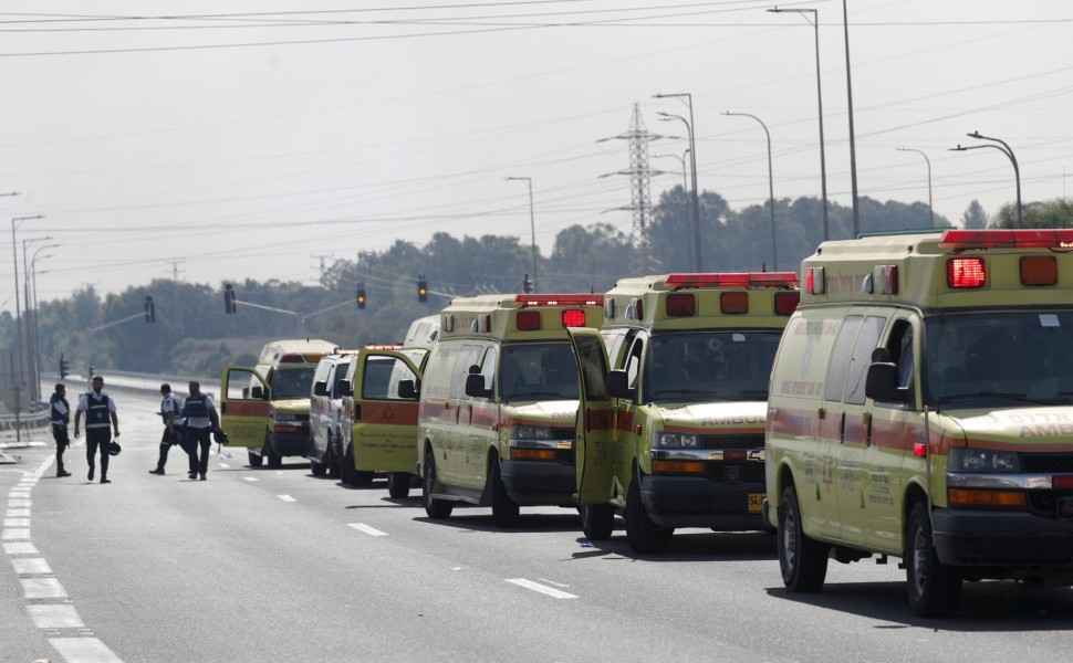 epa10906099 Israeli ambulance cars wait to evacuatec wounded residents from the city of Sderot, 07 October 2023, after rocket barrages were launched from the Gaza Strip early Saturday in a surprise attack claimed by the Islamist movement Hamas. Israeli St