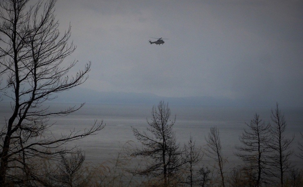 Πτώση πολιτικού ελικοπτέρου στην Β.Εύβοια, στην περιοχή Αχλάδι.Το ελικόπτερο απογειώθηκε από το Μαντούδι με κατεύθυνση την ΒΗΠΕ Βόλου και έπεσε στην θάλασα.Έρευνες του Λιμενικού από αέρος και θαλάσσης για την ανεύρεση του πιλότου, Πέμπτη 28 Σεπτεμβρίου 20