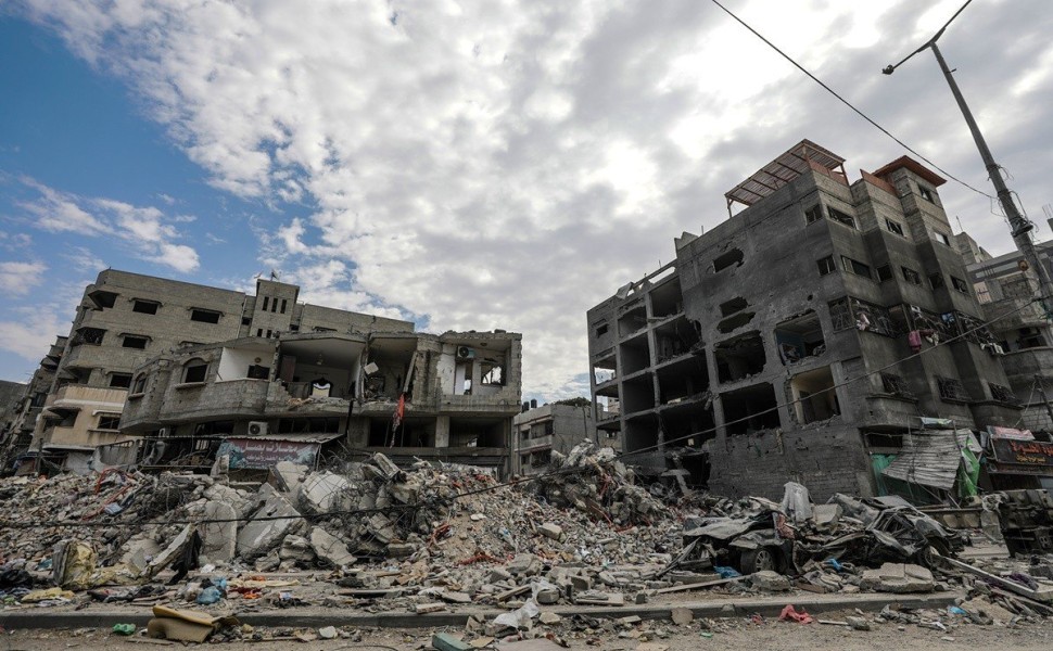 epa10922189 A view of destroyed houses following Israeli strikes in the east of Gaza City, 16 October 2023. Israel has warned all citizens of the Gaza Strip to move to the south ahead of an expected invasion. More than 2,750 Palestinians and 1,400 Israeli