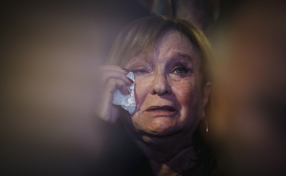 epa10910491 A woman reacts during a demonstration in support of Israel in Buenos Aires, Argentina, 09 October 2023. The Argentine Executive confirmed  that 15 nationals remain missing in the south of Israel. More than 700 Israelis were killed and over 2,0