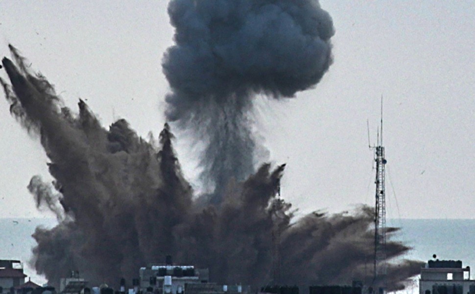 epa10908406 Smoke rises after an Israeli air strike in the southern Gaza City, 08 October 2023. Israeli air strikes, in retaliation for the 07 October Hamas attacks on Israel, have killed 413 people in the Gaza Strip, with almost 2,300 wounded, according 