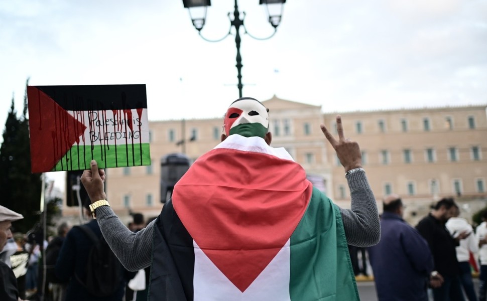 Συγκέντρωση αλληλεγγύης στον Παλαιστινιακό λαό απο συνδικαλιστικές οργανώσεις και φορείς της Αττικής.  Τετάρτη 18 Οκτωβρίου 2023  (ΜΙΧΑΛΗΣ ΚΑΡΑΓΙΑΝΝΗΣ/EUROKINISSI)