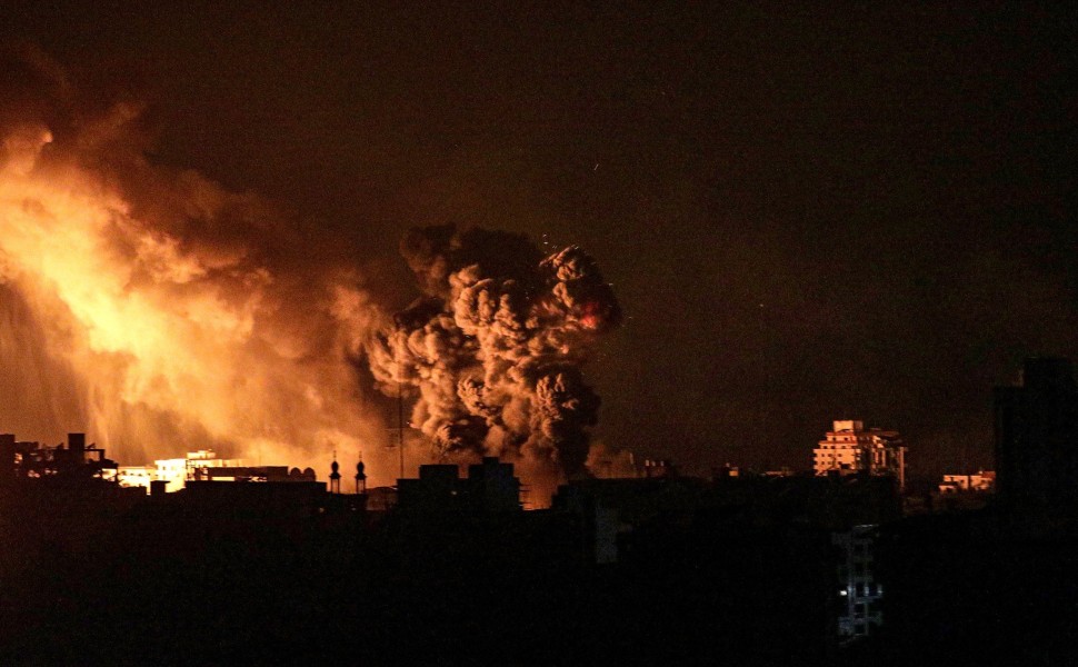 Εικόνα από τους ισραηλινούς βομβαρδισμούς στη Γάζα (ΑΠΕ-ΜΠΕ/EPA/MOHAMMED SABER)