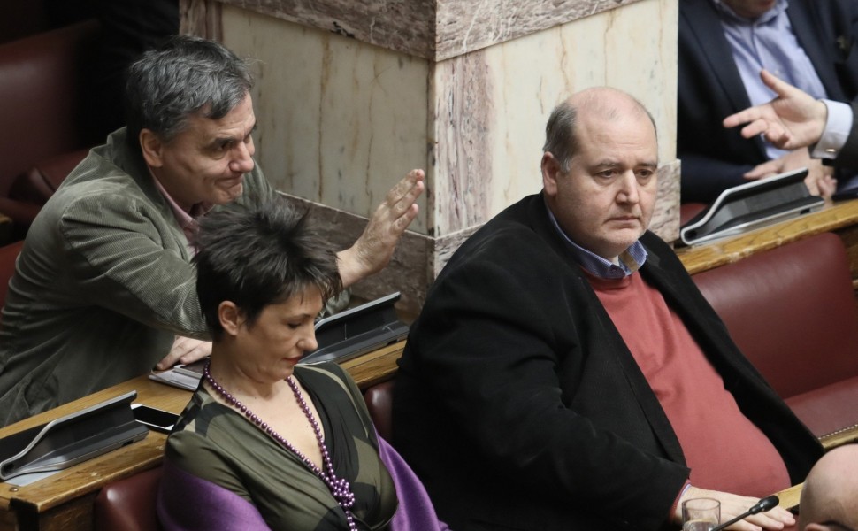 Ευκλείδης Τσακαλώτος, Νίκος Φίλης και Αννέτα Καββαδία στη Βουλή (φωτο: Intime)
