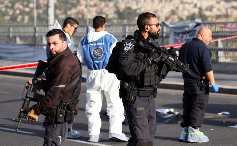 Πάνοπλοι ισραηλινοί αστυνομικοί στο σημείο της επίθεσης / Φωτογραφία αρχείου Reuters