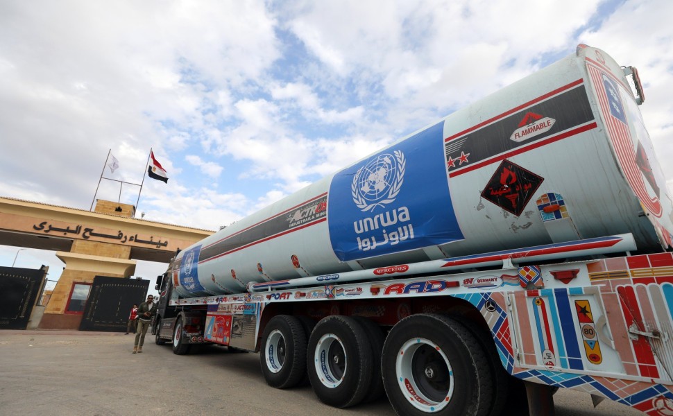 Γάζα: Τα πρώτα φορτηγά με ανθρωπιστική βοήθεια - Φραωτογραφία ΑΠΕ / EPA