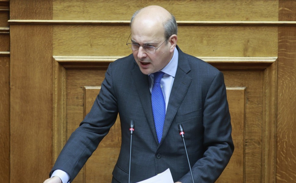 Ο υπουργός Εθνικής Οικονομίας και Οικονομικών, Κωστής Χατζηδάκης, κατά τη διάρκεια της συζήτησης του φορολογικού νομοσχεδίου στην Ολομέλεια/φωτο αρχείου/eurokinissi