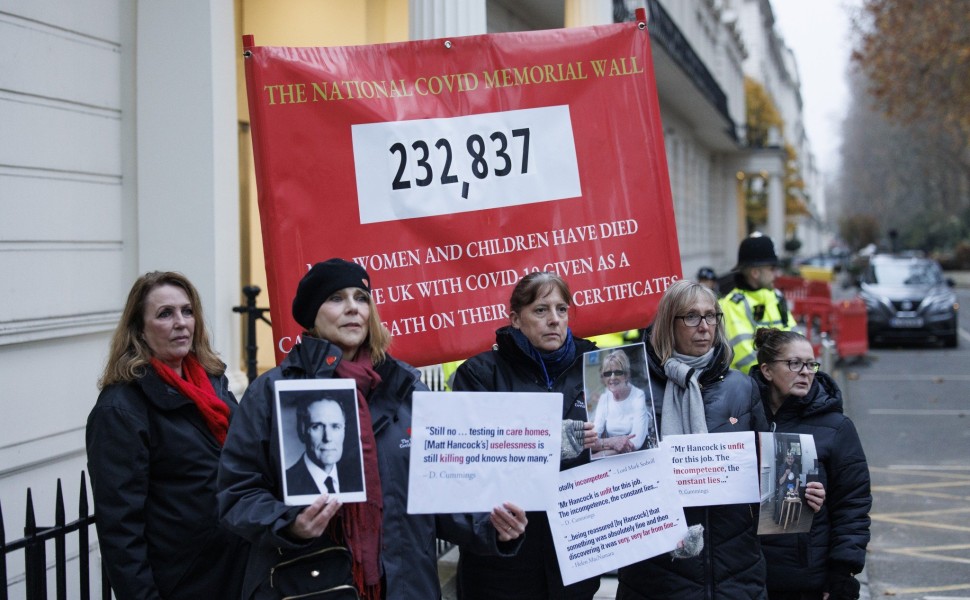 Διαμαρτυρία στο Λονδίνο για τους εκατοντάδες χιλιάδες θανάτους από Covid-19 / Φωτογραφία ΑΠΕ - EPA