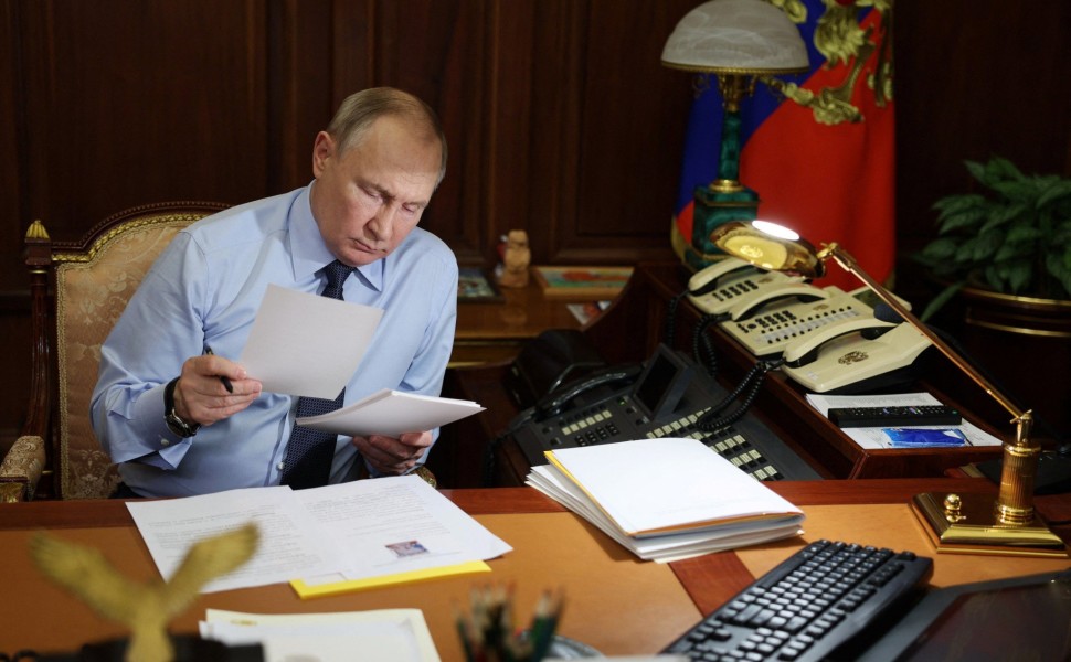 O Ρώσος Πρόεδρος στο γραφείο του στη Μόσχα / Φωτ. Reuters