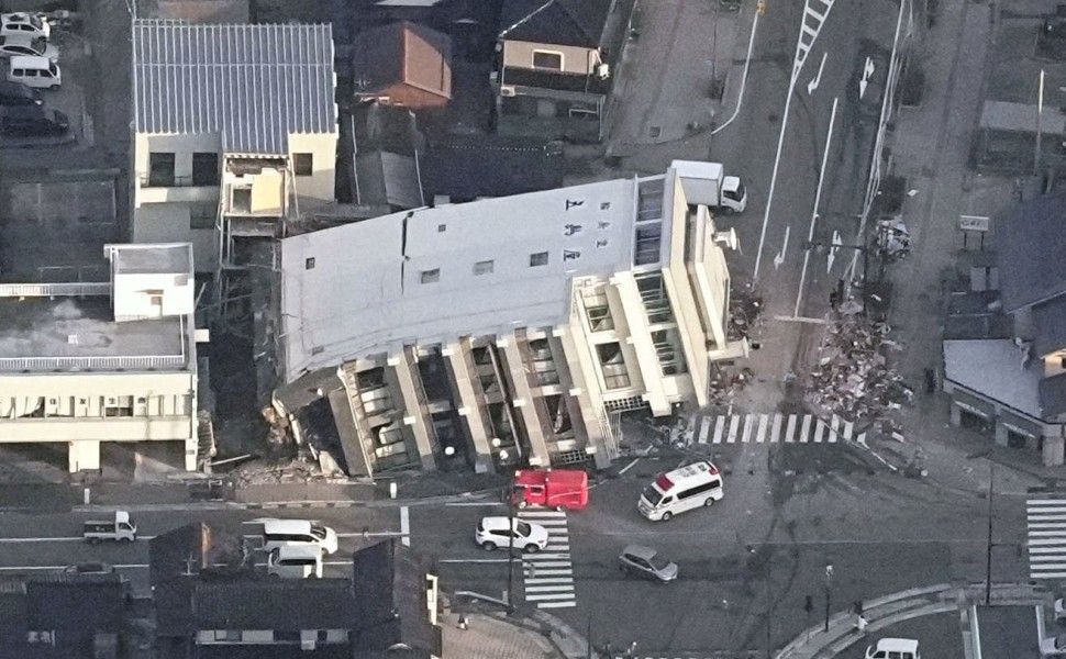 Κτίριο έχει καταρρεύσει στην κεντρική Ιαπωνία μετά τον σεισμό / Reuters