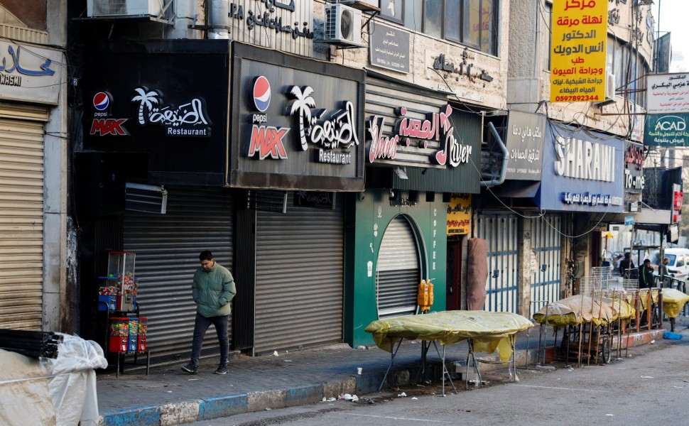Γενική απεργία στη Δυτική Όχθη μετά τη δολοφονία του υπαρχηγού της Χαμάς / Reuters