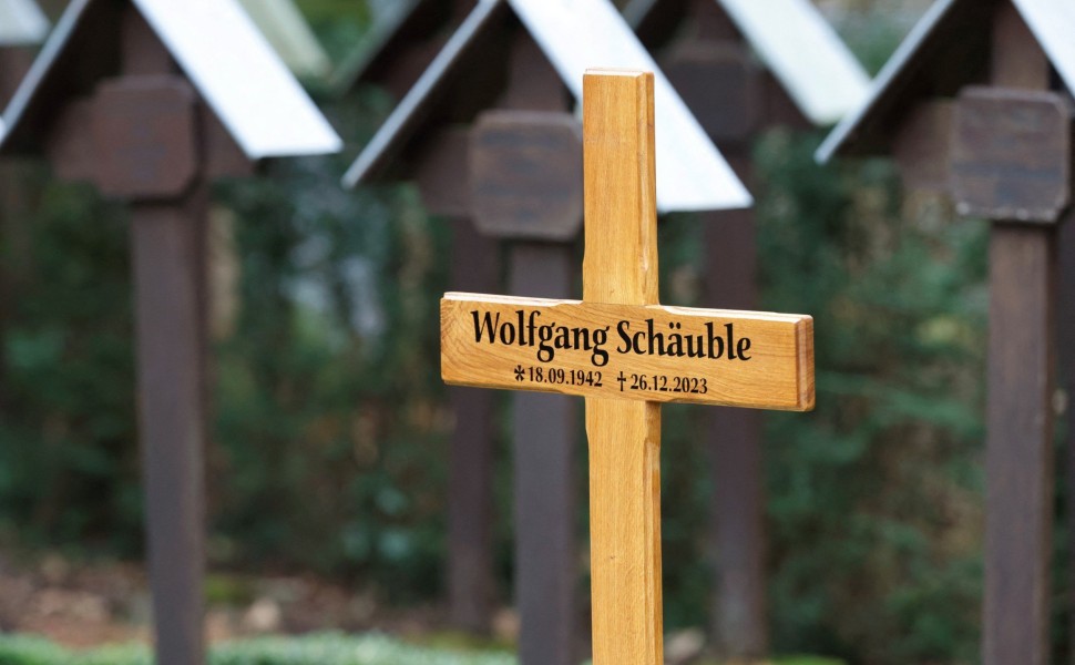Oι Γερμανοί είπαν το τελευταίο αντίο στον Βόλφγκάνγκ Σόιμπλε / Reuters