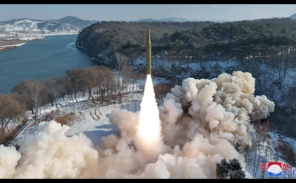 Δοκιμή νέου βαλλιστικού πυραύλου από τη Βόρεια Κορέα/Reuters