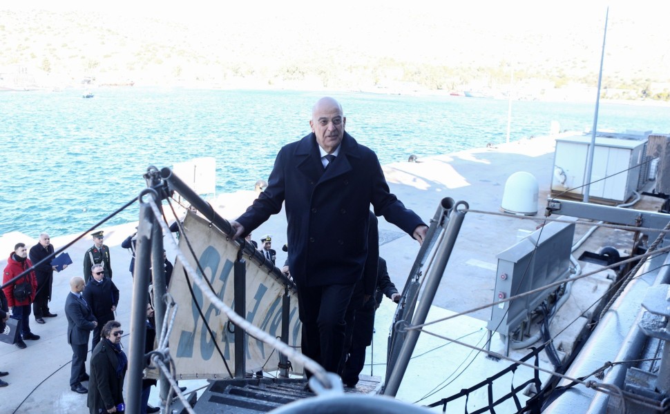 Ο υπουργός Εθνικής Άμυνας Νίκος Δένδιας στη φρεγάτα «Ύδρα» / Intime