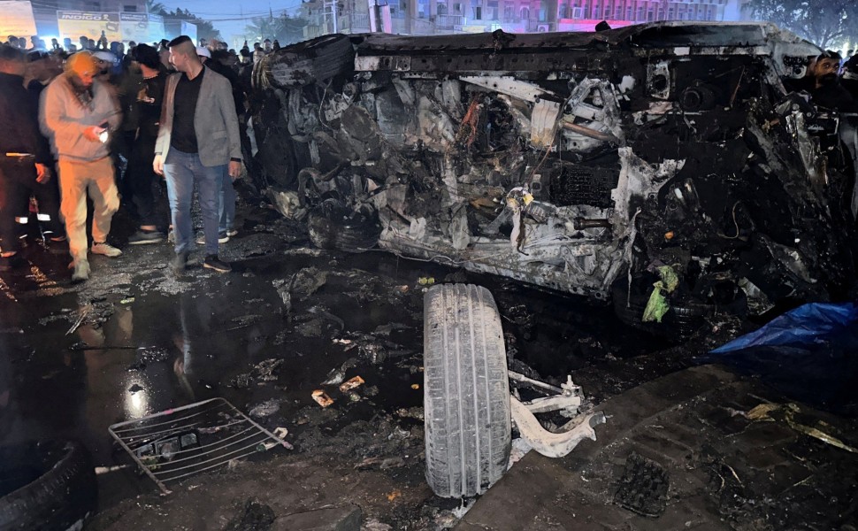 Το αυτοκίνητο στο οποίο επέβαινε διοικητής της Χεζμπολάχ στο Ιράκ μετά την επίθεση του αμερικανικού στρατού / Reuters