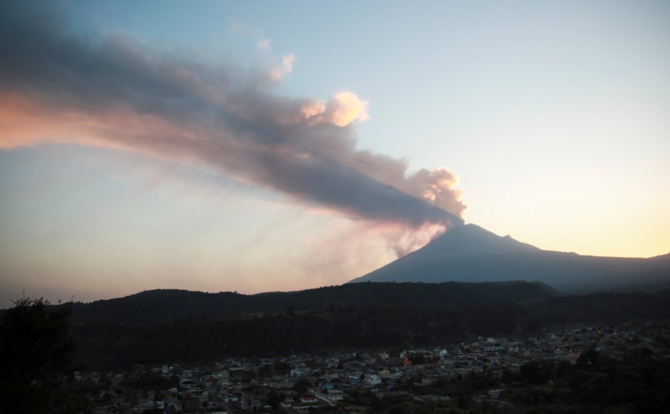 Το ηφαίστειο Ποποκατέπετλ που βρίσκεται στην πόλη του Μεξικού / Φωτογραφία Reuters