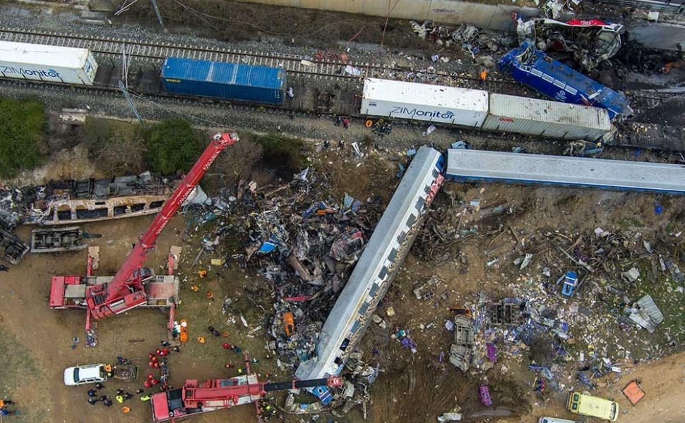 Εικόνες από drone από το πολύνεκρο σιδηροδρομικό δυστύχημα στα Τέμπη © Eurokinissi / Motionteam