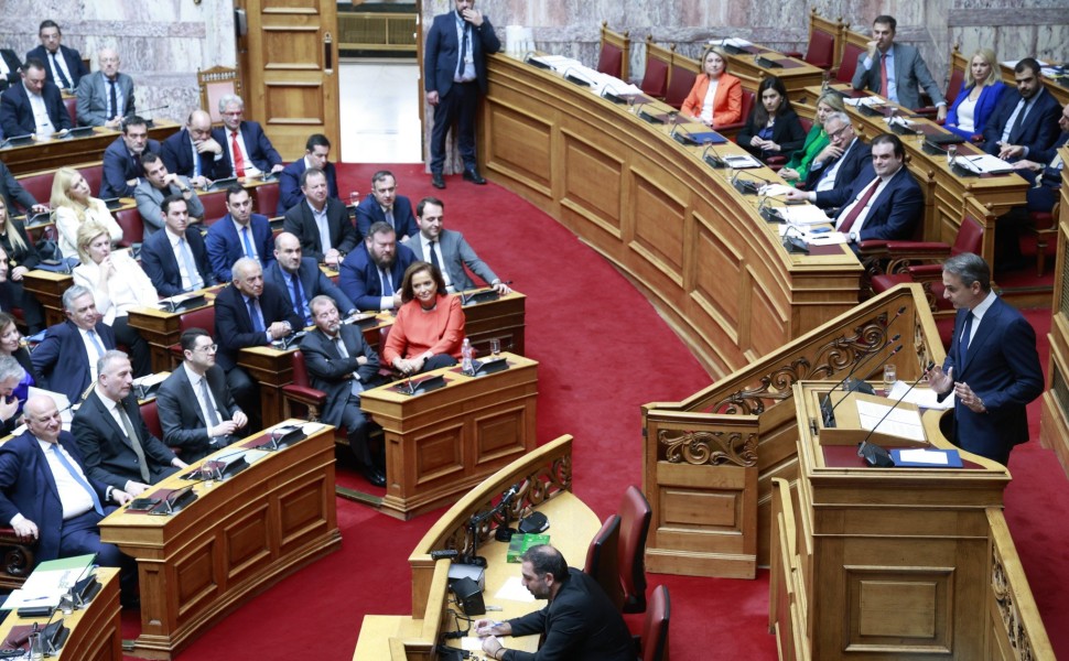 Στο βήμα της Βουλής ο Κυριάκος Μητσοτάκης/ eurokinissi
