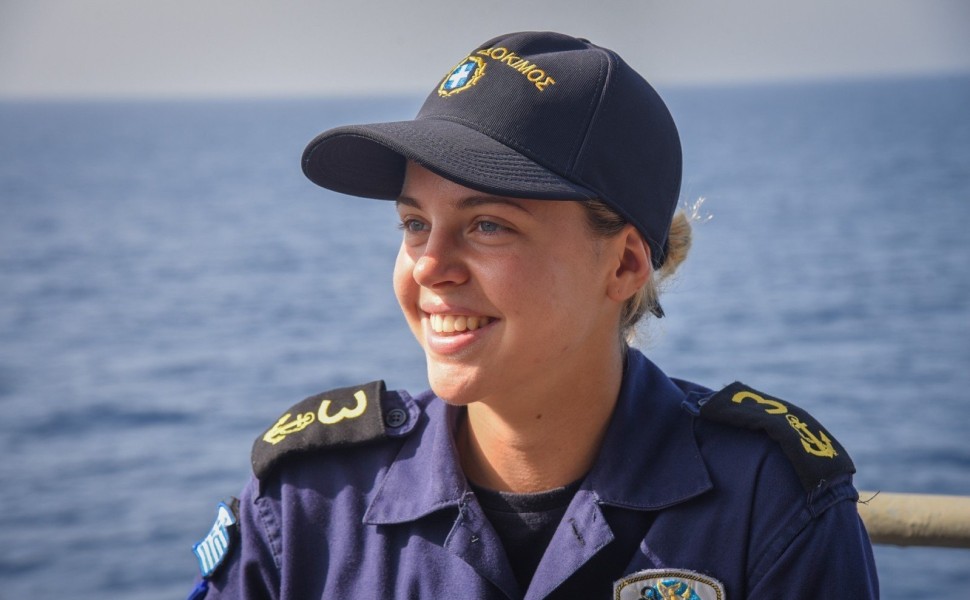 Έρχεται η εθελοντική στράτευση για τις γυναίκες - Πηγη: @Navy.gr