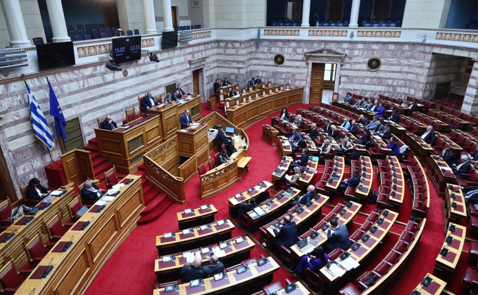 Εικόνα από τη συζήτηση στη Βουλή επί του πορίσματος της εξεταστικής για τα Τέμπη (φωτο: Eurokinissi)