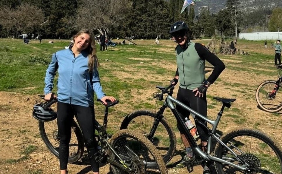 Κυριάκος Μητσοτάκης και Δάφνη κάνουν ποδήλατο/Instagram