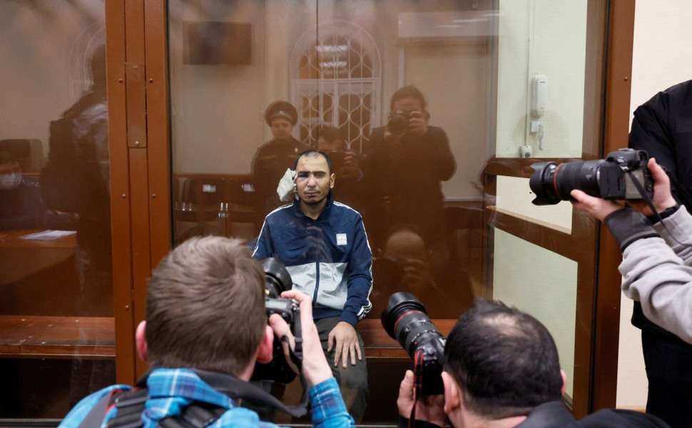 Ενας από τους φερόμενους ως δράστες της πολύνεκρης επίθεσης στον συναυλιακό χώρο στη Μόσχα / Reuters