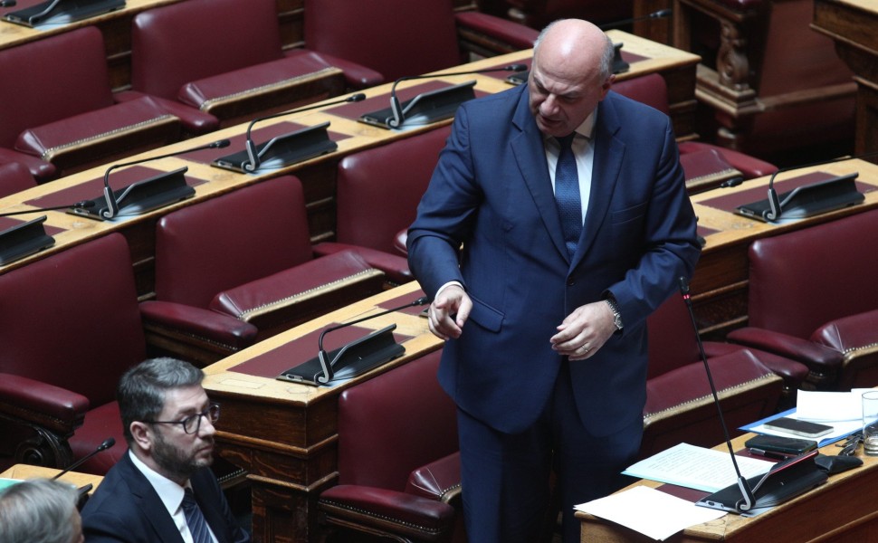 Άγρια σύγκρουση Ανδρουλάκη - Τσιάρα στη Βουλή για την απόφαση του ΣτΕ και τις παρακολουθήσεις / Eurokinissi
