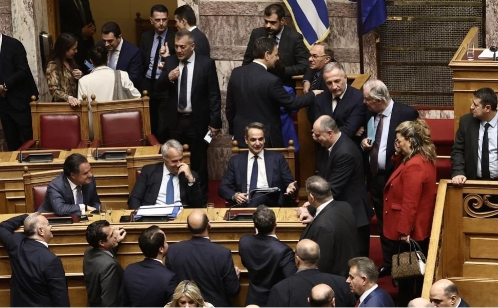 Άμεσο και δομικό ανασχηματισμό αποφασίζει ο Μητσοτάκης μετά τη μάχη της Βουλής που άφησε «πληγές» στην κυβέρνηση / Intime