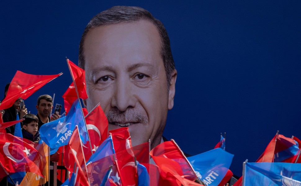 To εκλογικό βατερλό για τον Ταγίπ Ερντογάν και η πίεση της αντιπολίτευσης οδηγεί τον Ταγίπ Ερντογάν σε νέα στροφή στην εξωτερική Πολιτική / Reuters