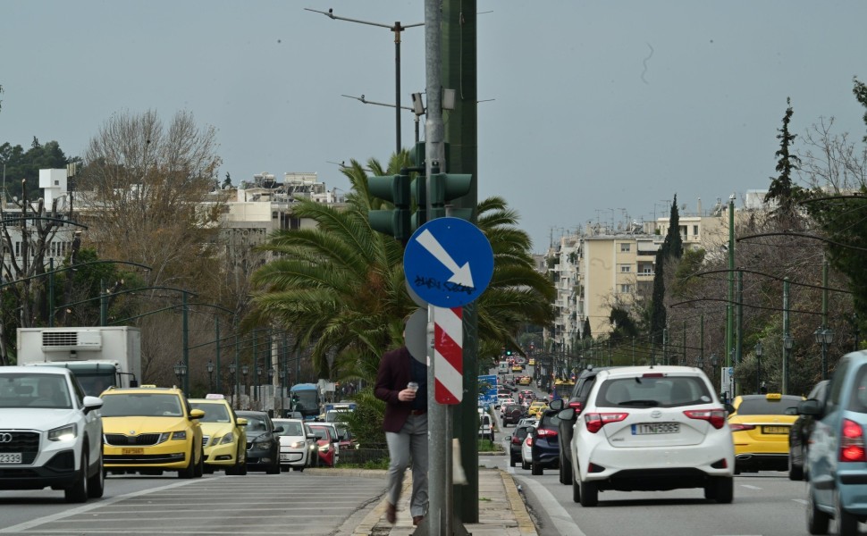 Η κίνηση στπους δρόμους της Αθήνας / Eurokinissi