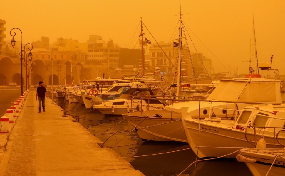 Αφρικανική σκόνη στην πόλη του Ηρακλείου / φωτογραφία αρχείου Eurokinissi
