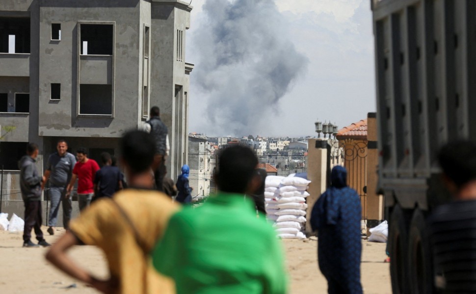 Ισραηλινοί βομβαρδισμοί στη Ράφα. Φωτογραφία: Reuters