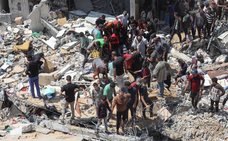 Εικόνα μετά από βομβαρδισμό στη Λωρίδα της Γάζας/Reuters