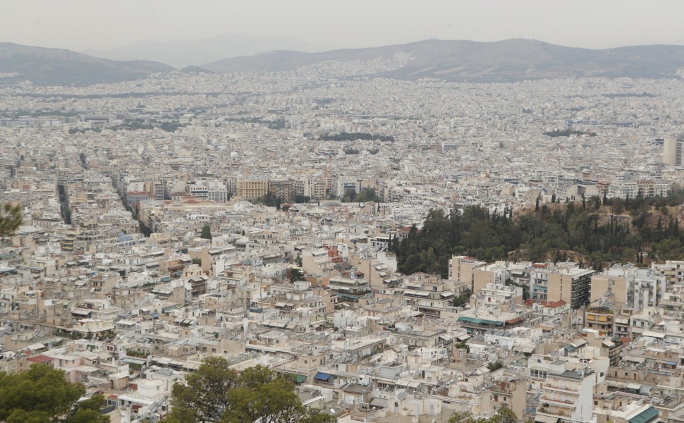 Το λεκανοπέδιο της Αθήνας σκεπασμένο με αφρικανική σκόνη. ΣΩΤΗΡΗΣ ΔΗΜΗΤΡΟΠΟΥΛΟΣ/EUROKINISSI