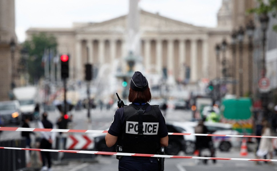 43.000 ένστολοι στους δρόμους της Γαλλίας για τους εορτασμούς της D DAY / Φωτ. από μέτρα ασφαλείας στο Παρίσι Reuters