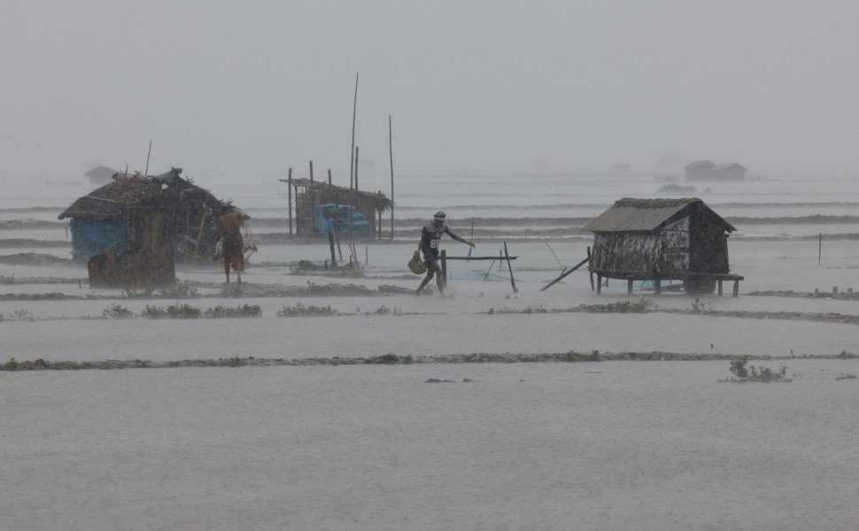 Φονικός κυκλώνας στο Μπανγκλαντές / REUTERS