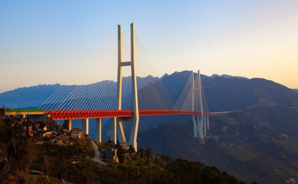 H Duge Bridge, ψηλότερη γέφυρα στον κόσμο, όσον αφορά το δρόμο που τη διασχίζει. Πηγή: Wikimedia Commons