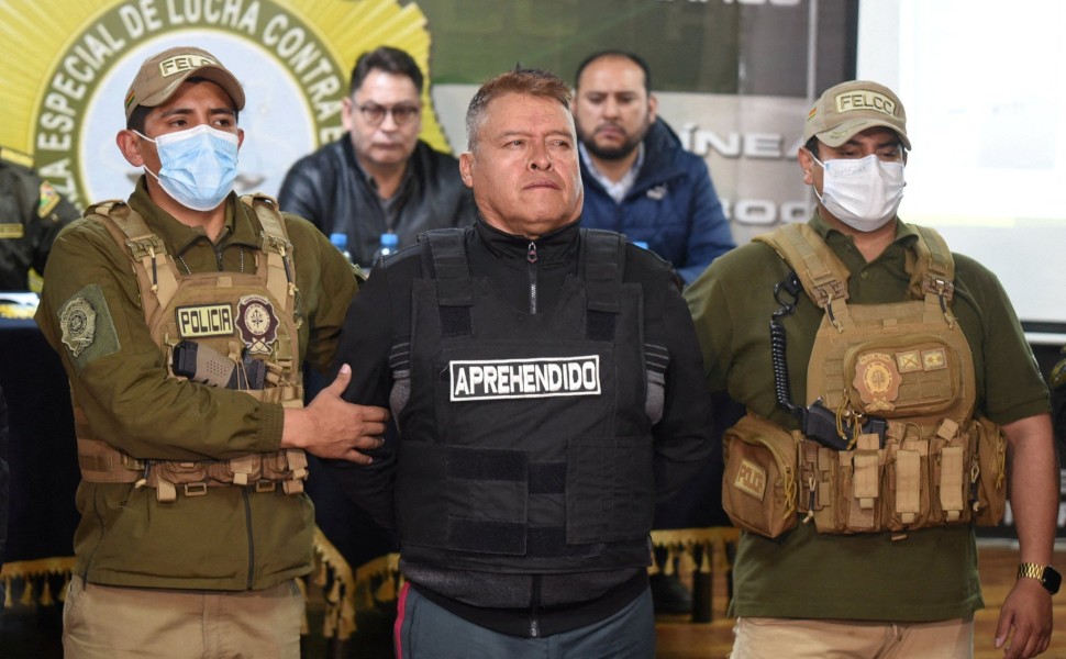 O στρατηγός Σούνιγα κατά την σύλληψή του / REUTERS