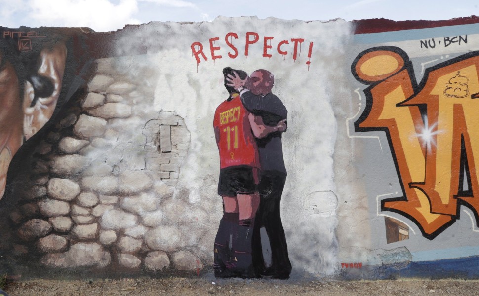 Γκράφιτι στην Ισπανία με το ανάρμοστο φιλί του Ρουμπιάλες στην Ερμόσο / ΑΠΕ-ΜΠΕ / EFE