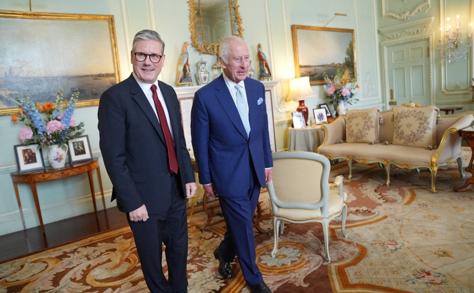 Ο νέος βρετανός πρωθυπουργός Κιρ Στάρμερ με τον βασιλιά Κάρολο / Reuters