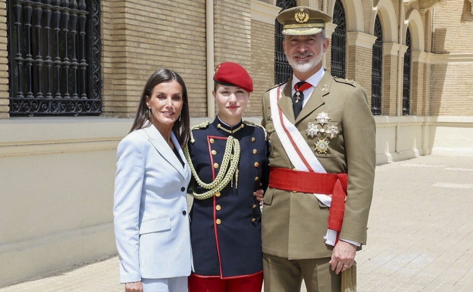 H διάδοχος του ισπανικού θρόνου λεονόρ με τους γονείς της βασιλιά Φελίπε και βασίλισσα Λετίθια / Φωτογραφία αρχείου ΑΠΕ - EPA