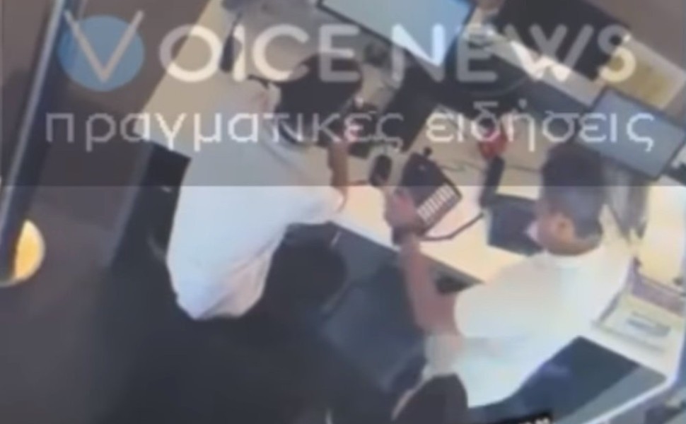Το επεισόδιο Αυγενάκη με υπάλληλο αεροδρομίου / Φωτ.: VoiceNews.gr