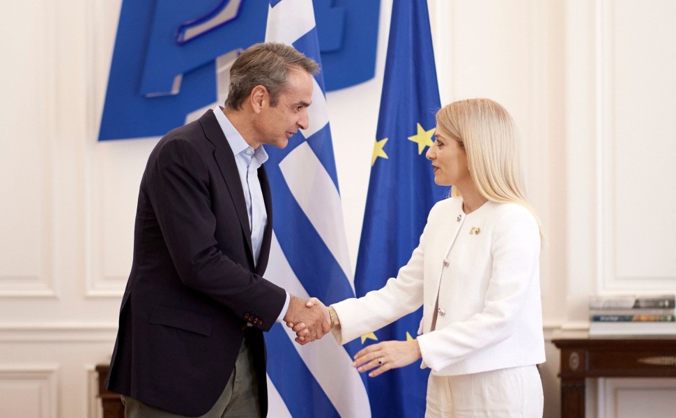 Ο Κυριάκος Μητσοτάκης με την Αννίτα Δημητρίου / Γραφείο Τύπου του Πρωθυπουργού