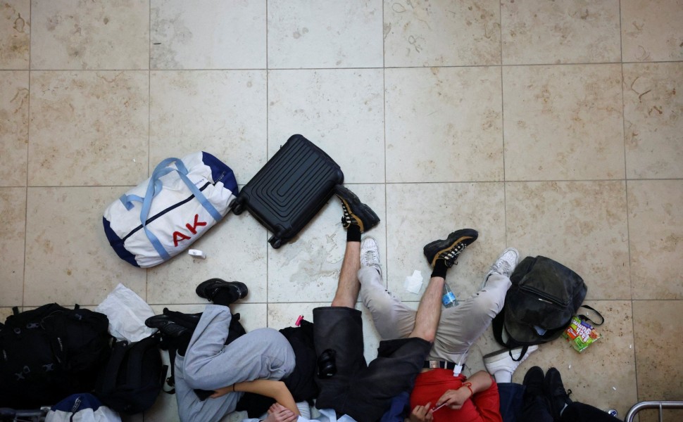 Πολύωρες αναμονές για τους επιβάτες στο αεροδρόμιο του Βερολίνου / Reuters