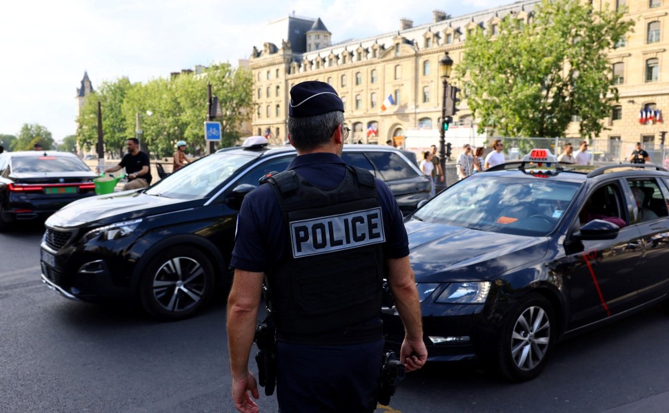 Αστυνομία στο Παρίσι / πηγή: Reuters