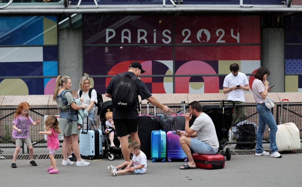 Μεγάλη ταλαιπωρία για ταξιδι΄ψτες λόγω δολιοφθοράς στους σιδηροδρόμους στο Παρίσι / Reuters