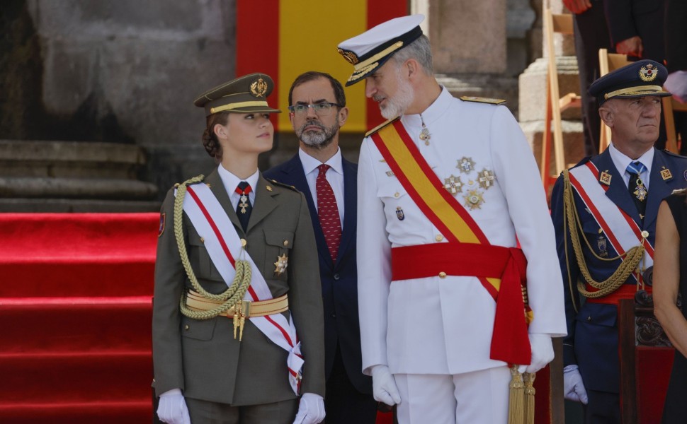 Ο βασιλιάς Φελίπε της Ισπανίας και η κόρη του πριγκίπισσα Λεονόρ, διάδοχος του θρόνου / Φωτογραφία αρχείου ΑΠΕ - EPA