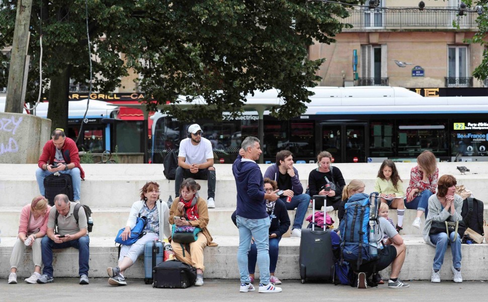 Ακινητοποιήθηκαν τα σιδηροδρομμικά δίκτυα στη Γαλλία ύστερα από δολιοφθορά / Reuters