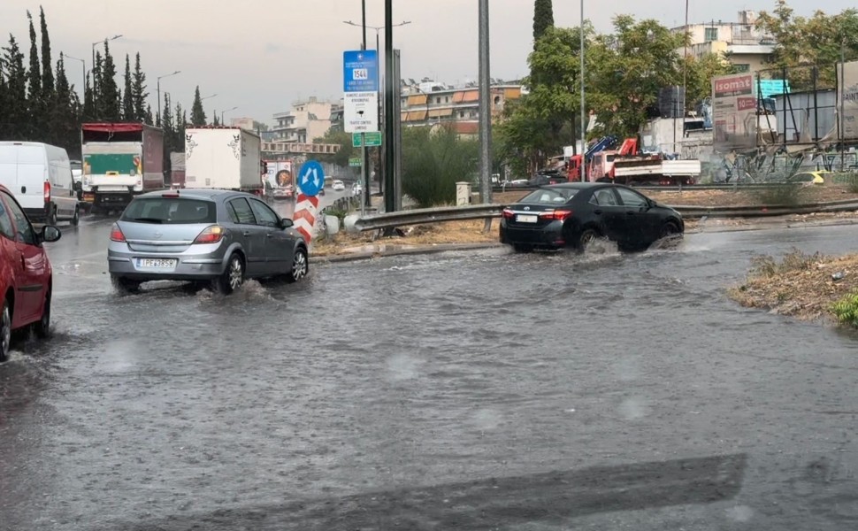 Έξοδος στις Τρεις Γέφυρες για Λιοσίων στο ρεύμα προς Λαμία/Γιάννης Κέμμος/flash.gr